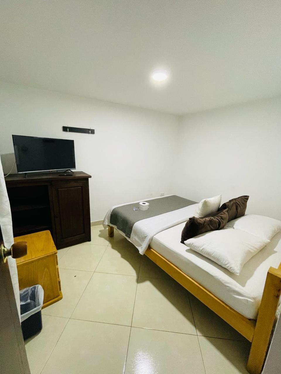Hotel Colonial El Bosque Dorado トゥンハ エクステリア 写真